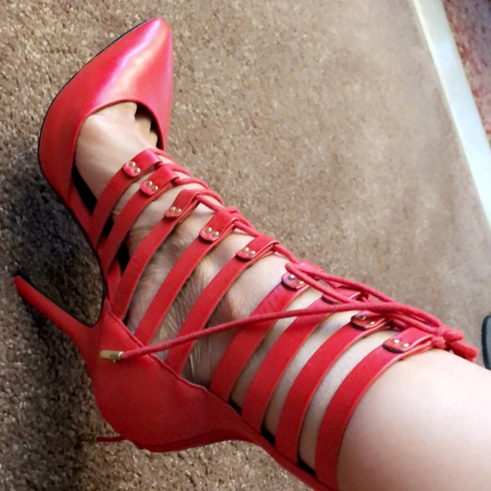 Steve Madden Sexy Red Pumps